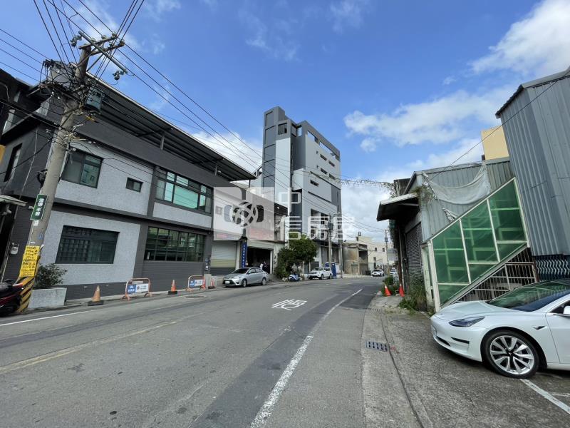 台元科技旁乙種工業地，臨16米路大面寬，廠辦合一房屋室內格局與周邊環境