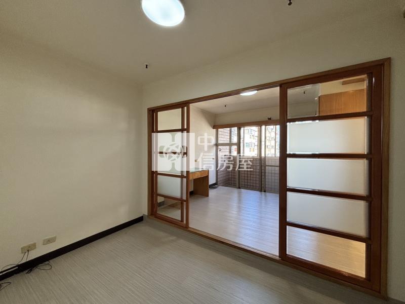 楊梅裕成南路套房+車位房屋室內格局與周邊環境