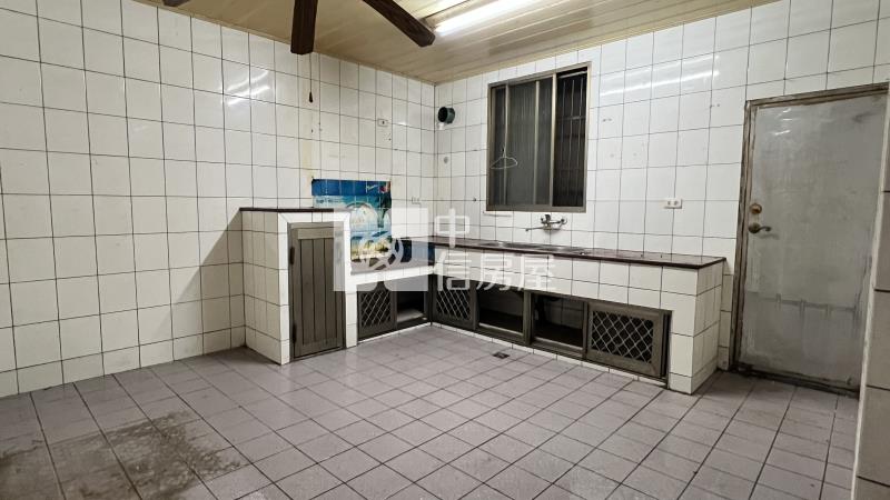 (專)中豐路超值透天房屋室內格局與周邊環境