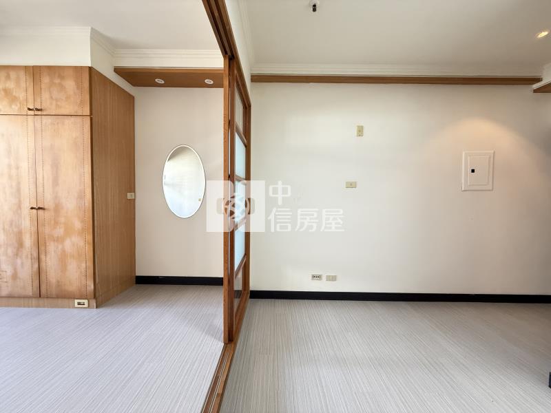 楊梅愛買商圈套房大陽台+車位房屋室內格局與周邊環境