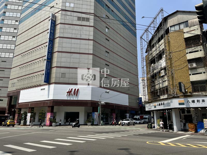 一中商圈電梯收租5套房房屋室內格局與周邊環境