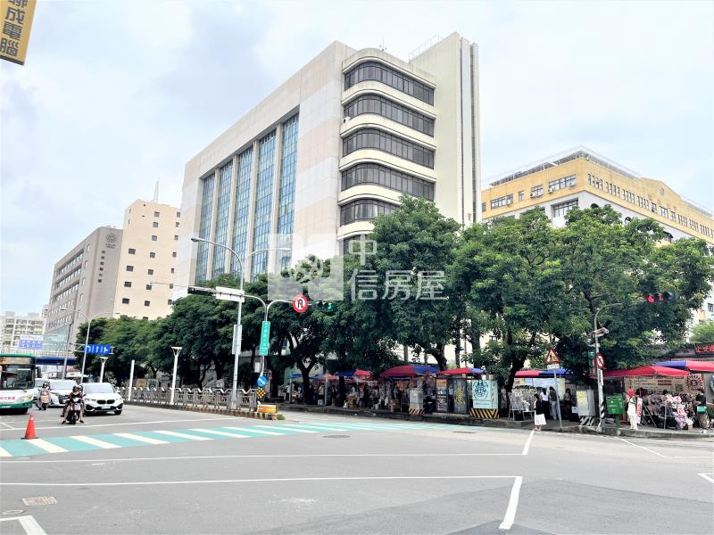 一中商圈電梯收租5套房房屋室內格局與周邊環境