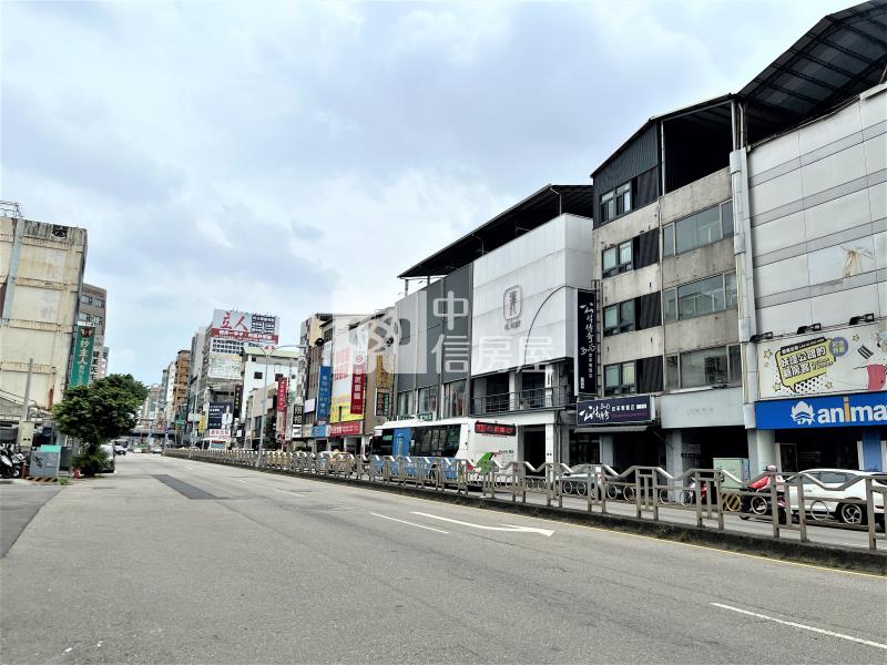 一中商圈電梯收租5套房房屋室內格局與周邊環境