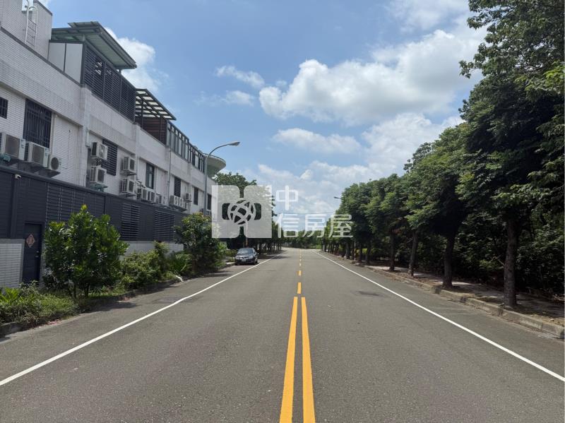 斗六長安公園旁臨路雙車孝親美墅房屋室內格局與周邊環境