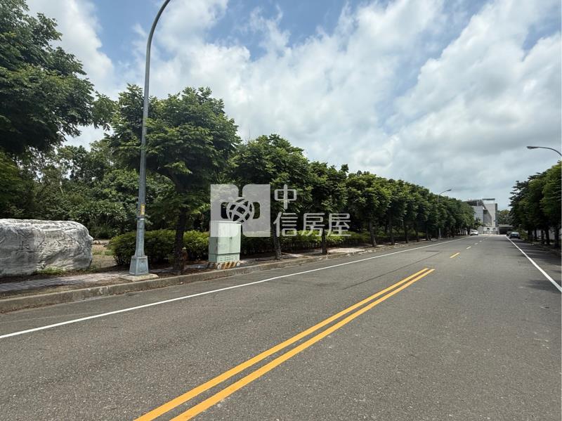 斗六長安公園旁臨路雙車孝親美墅房屋室內格局與周邊環境