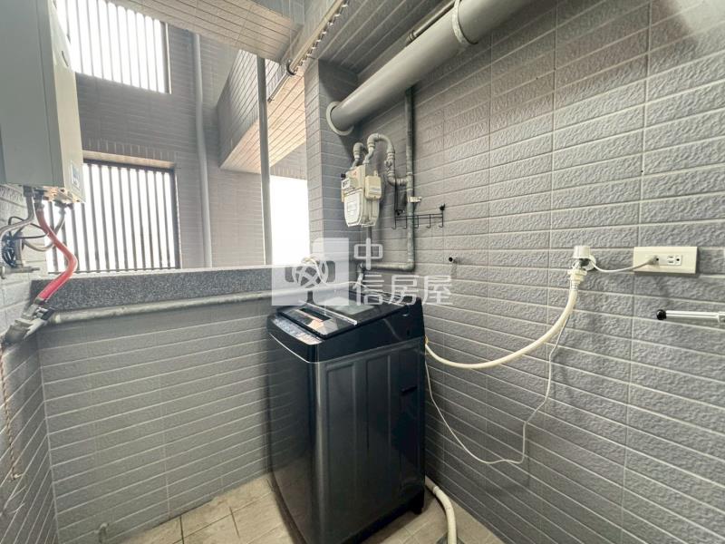 【亞哥知青匯】水湳經貿×14期核心｜5年輕齡宅｜稀有2房房屋室內格局與周邊環境