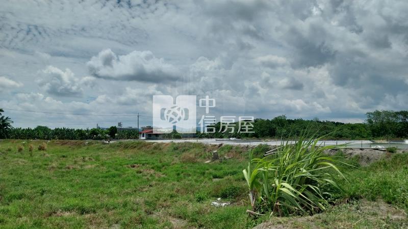 屏東土地《里港逸采居滇緬美食大面寬農地》房屋室內格局與周邊環境