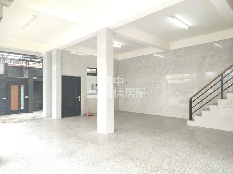 林園整新店住三角窗房屋室內格局與周邊環境