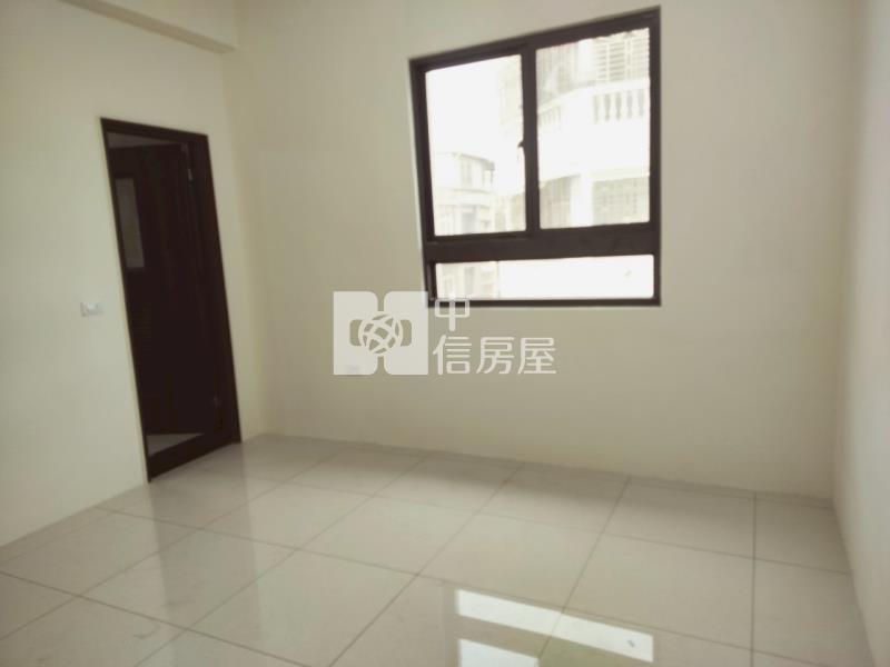 林園整新店住三角窗房屋室內格局與周邊環境
