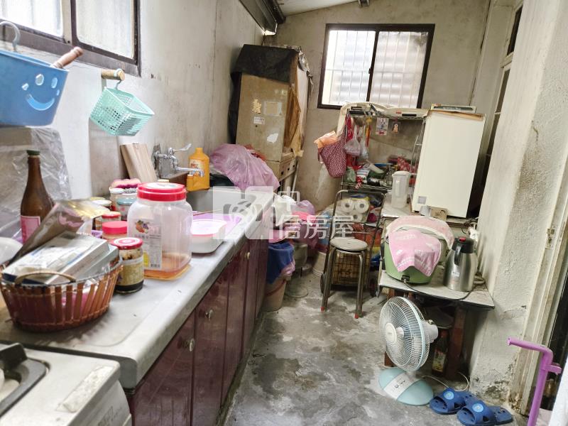 華美西街二段買地送屋房屋室內格局與周邊環境