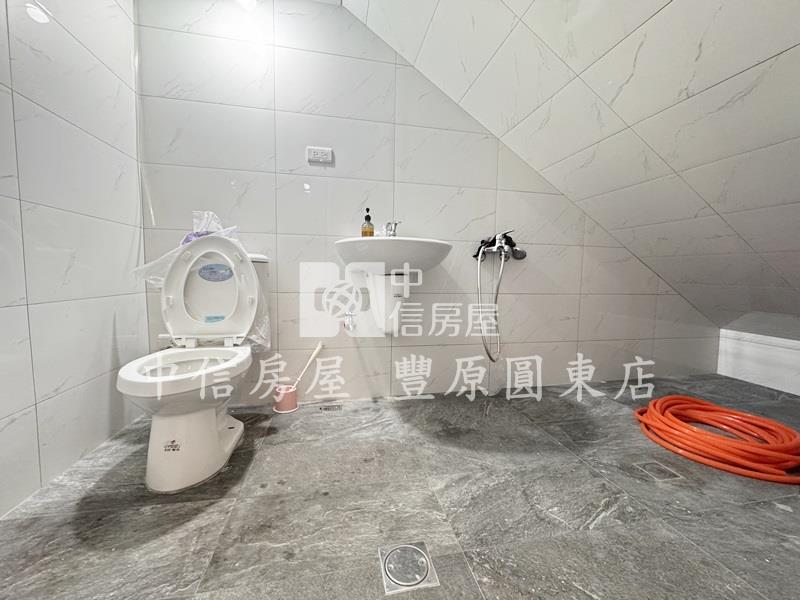 圓東艾瑪市房屋室內格局與周邊環境