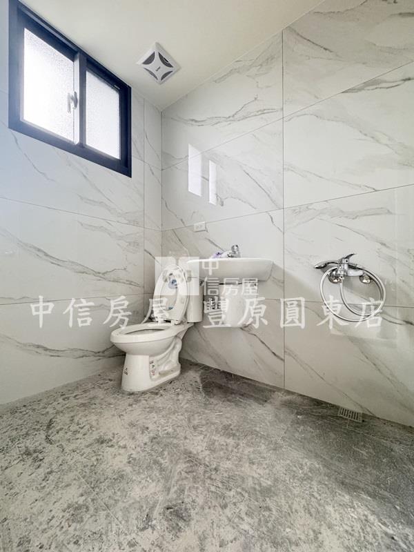 圓東艾瑪市房屋室內格局與周邊環境