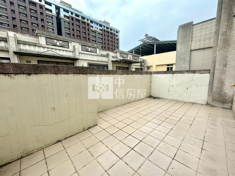 新光特區輕屋齡雙車別墅房屋室內格局與周邊環境