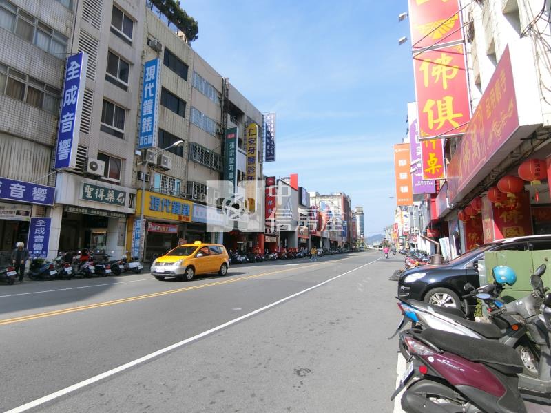 豐原第一市場大地坪9米面寬雙透店房屋室內格局與周邊環境