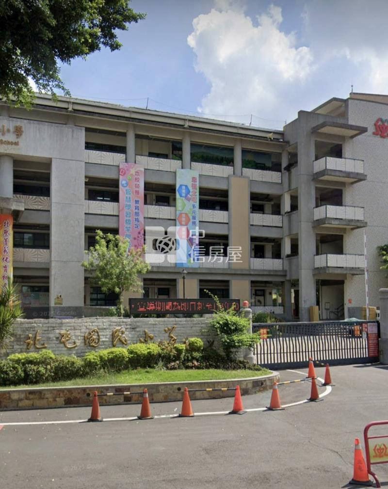 正衛道路收租高投報+透套住二可營登房屋室內格局與周邊環境