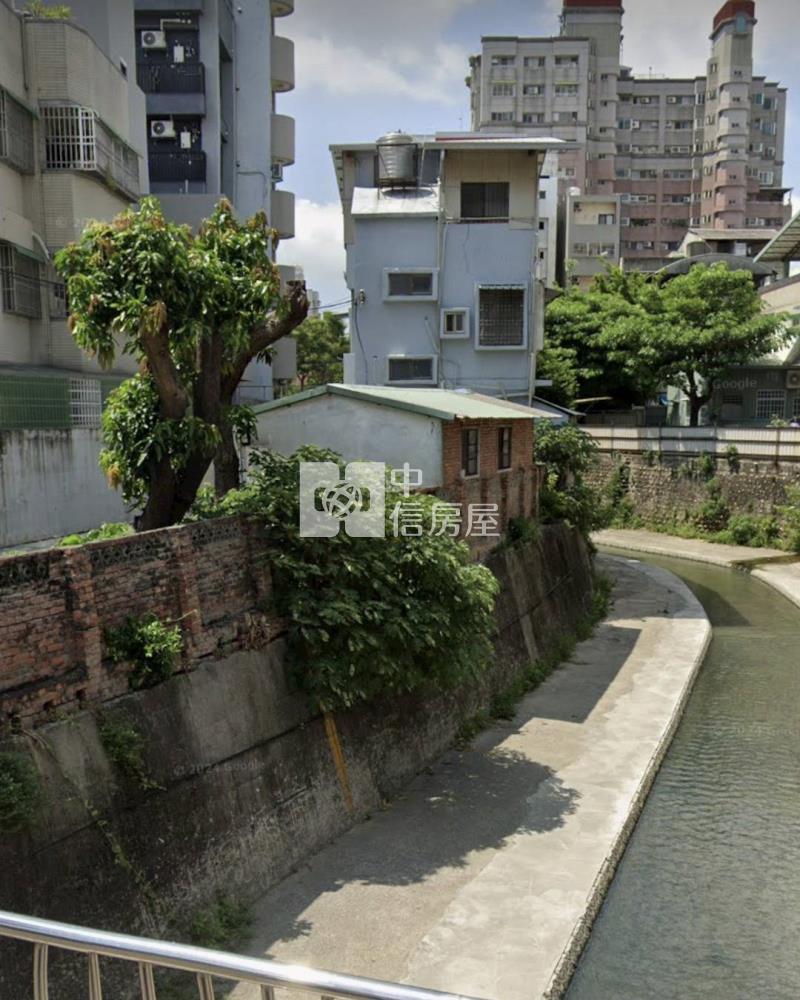 正衛道路收租高投報+透套住二可營登房屋室內格局與周邊環境