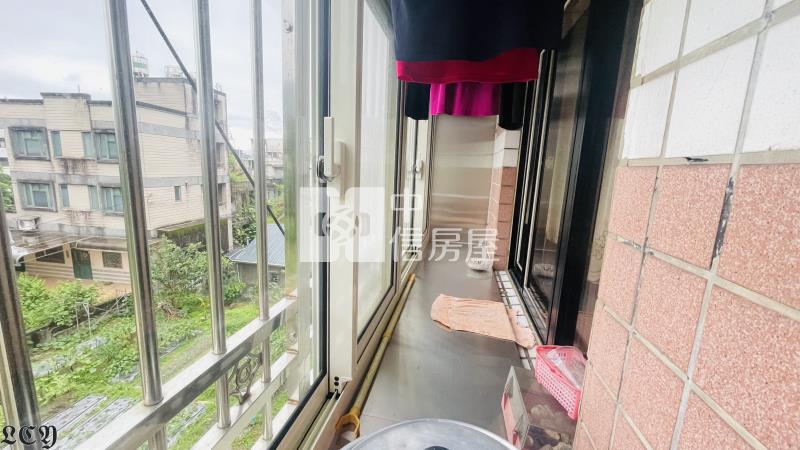 市中心居家溫泉山景套房房屋室內格局與周邊環境