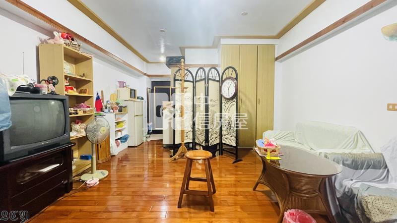 市中心居家溫泉山景套房房屋室內格局與周邊環境