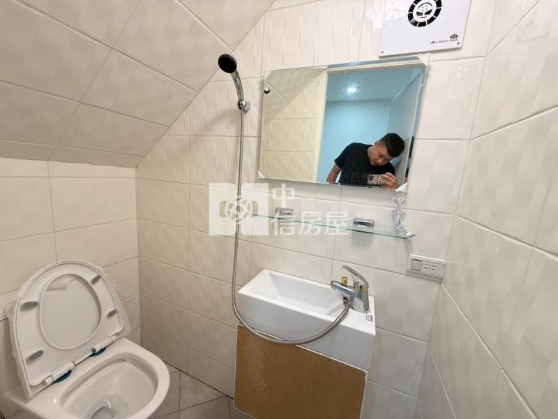 74旁精美透天房屋室內格局與周邊環境