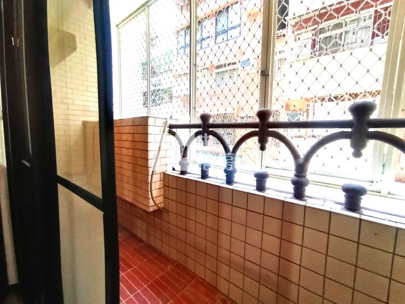 科博館旁三房三陽台2樓公寓房屋室內格局與周邊環境