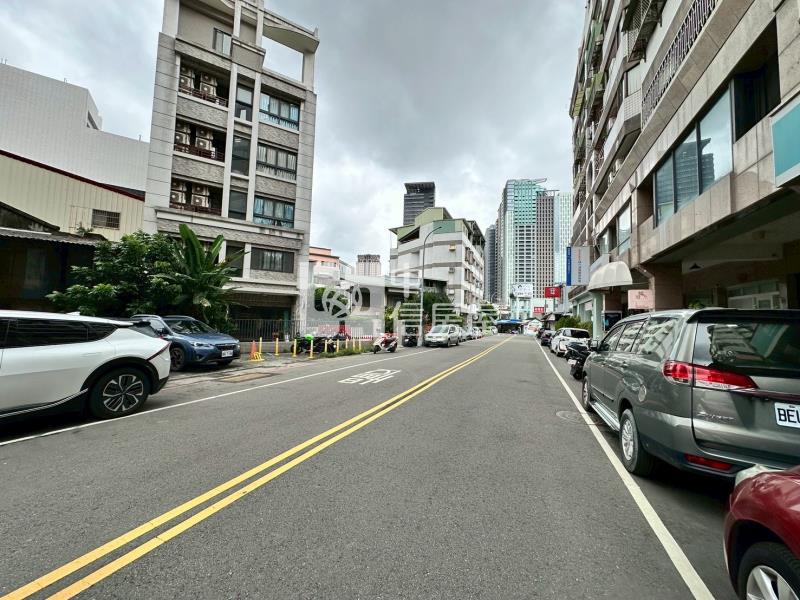 西屯三層樓住店