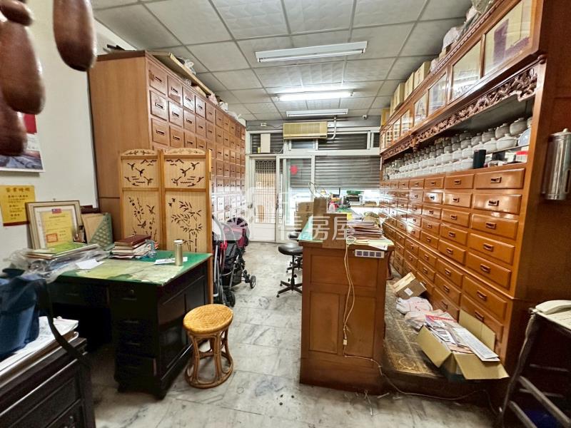 西屯三層樓住店房屋室內格局與周邊環境