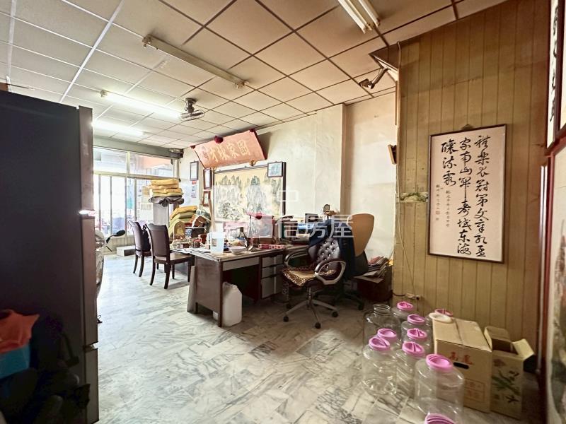 大慶車站臨15米路大面寬透店房屋室內格局與周邊環境