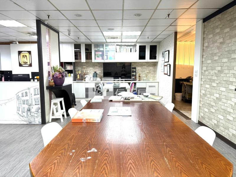 中壢海華凱薩雙星大坪數商辦+車房屋室內格局與周邊環境
