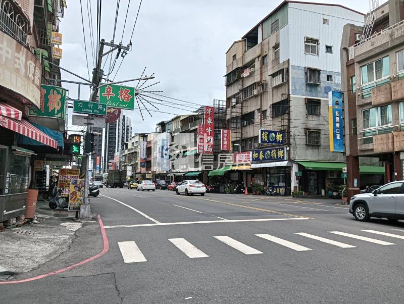 鳳山經武路透天金店面房屋室內格局與周邊環境