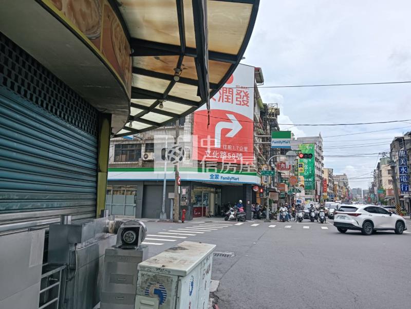 鳳山經武路透天金店面房屋室內格局與周邊環境