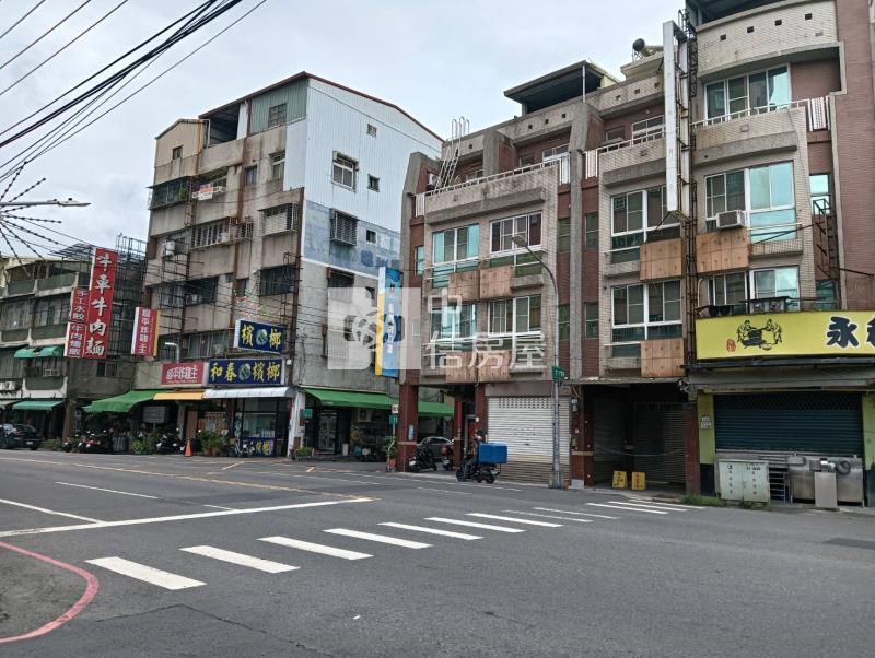 鳳山經武路透天金店面房屋室內格局與周邊環境