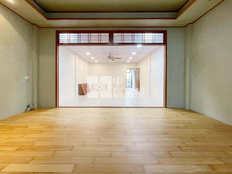 潭子雅豐街12米路透店房屋室內格局與周邊環境