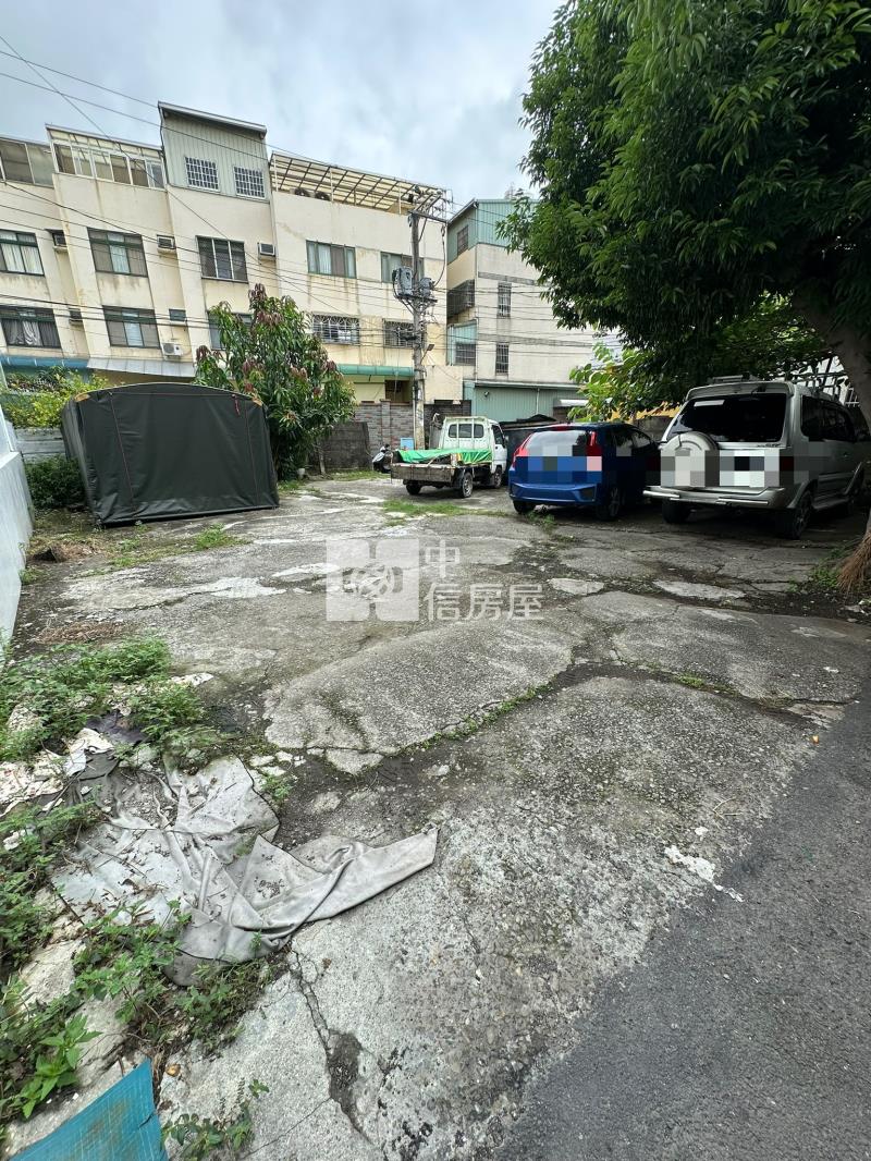 近高鐵黎明商圈三面臨路方正建地房屋室內格局與周邊環境