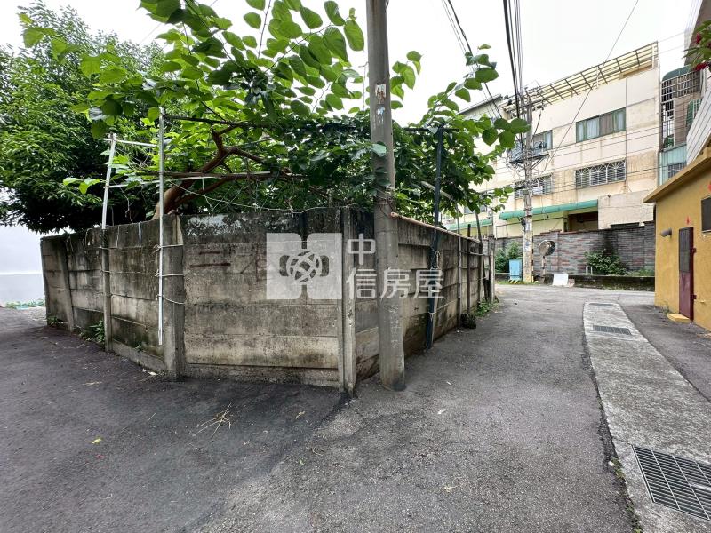 近高鐵黎明商圈三面臨路方正建地房屋室內格局與周邊環境