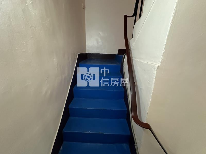 九份子旁朝南七米大面寬車墅房屋室內格局與周邊環境
