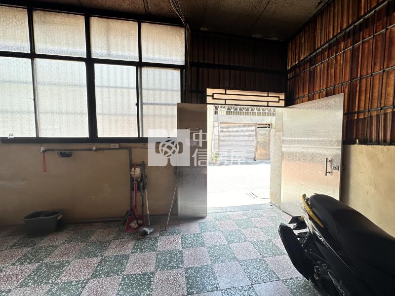 九份子旁朝南七米大面寬車墅房屋室內格局與周邊環境