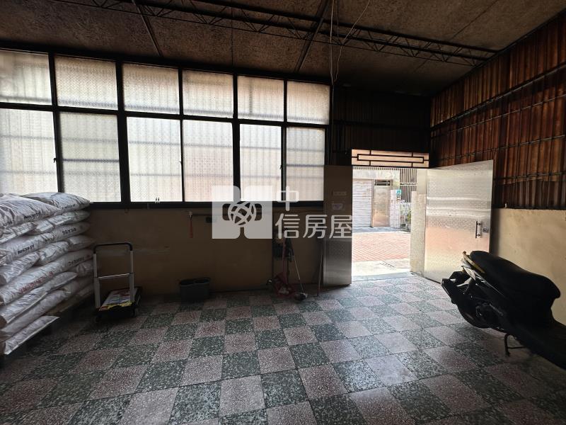 九份子旁朝南七米大面寬車墅房屋室內格局與周邊環境