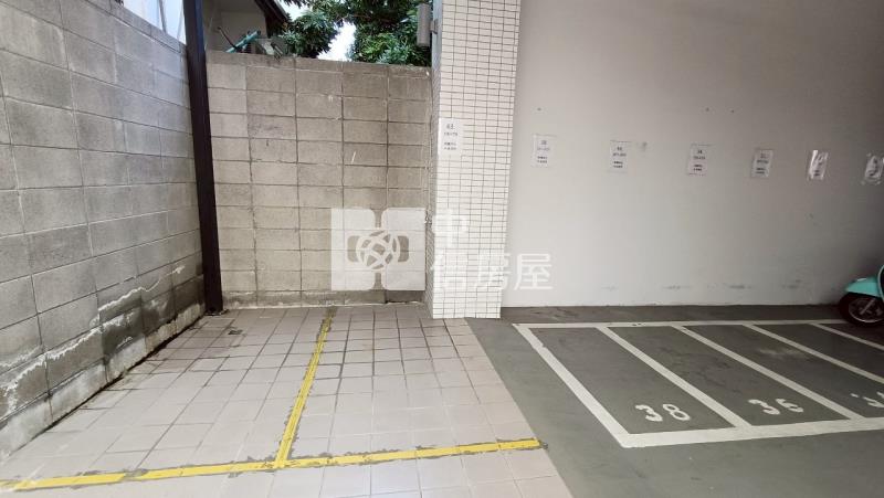 專任輕屋齡1房1廳房屋室內格局與周邊環境