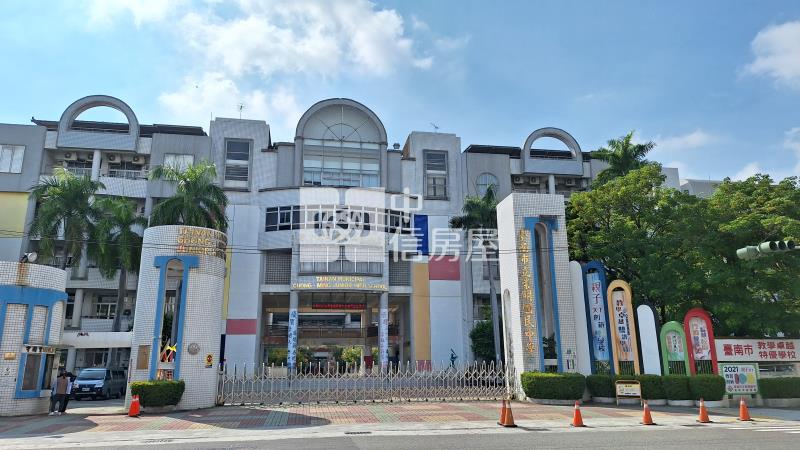 東區市醫大地坪透天房屋室內格局與周邊環境