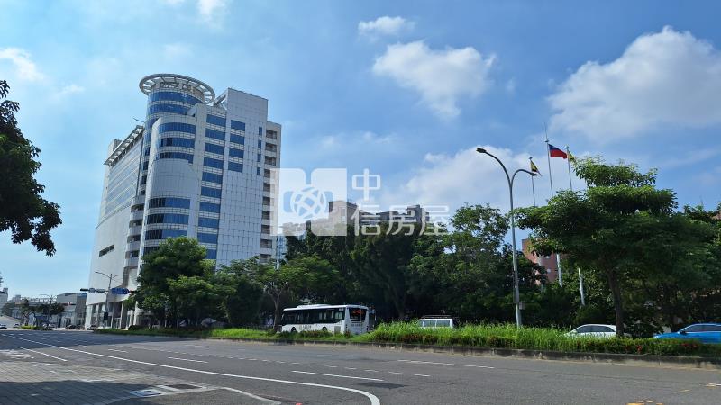 東區市醫大地坪透天房屋室內格局與周邊環境