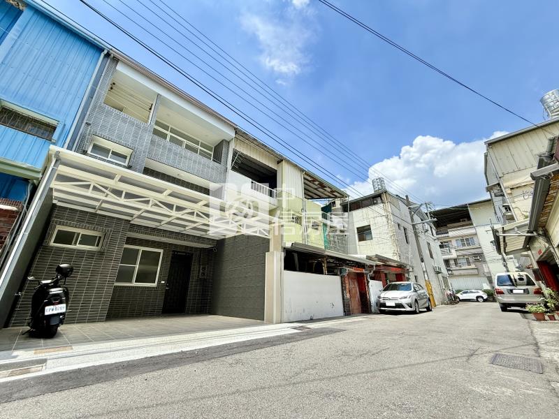 樹孝商圈精緻裝潢大面寬雙車5房美透天房屋室內格局與周邊環境
