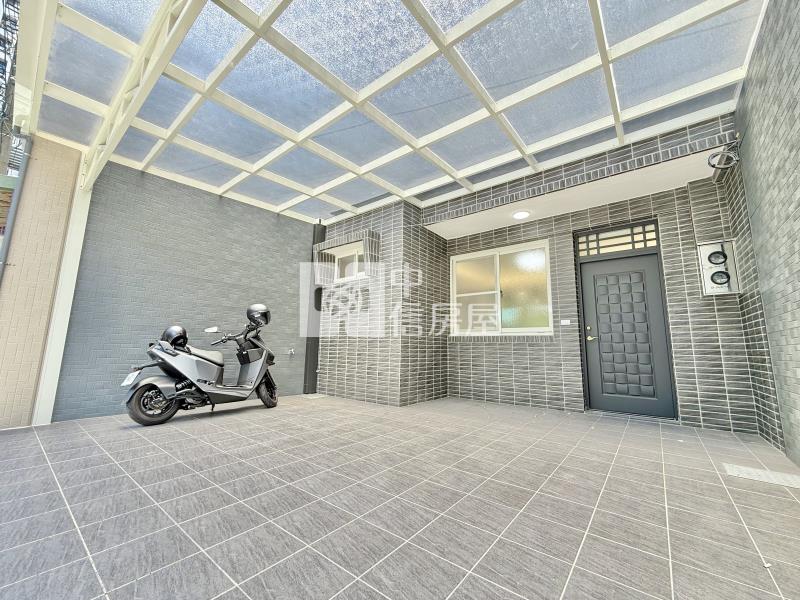 樹孝商圈精緻裝潢大面寬雙車5房美透天房屋室內格局與周邊環境