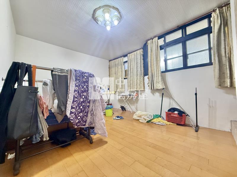 前後臨5.4米面寬雙車店住合一房屋室內格局與周邊環境