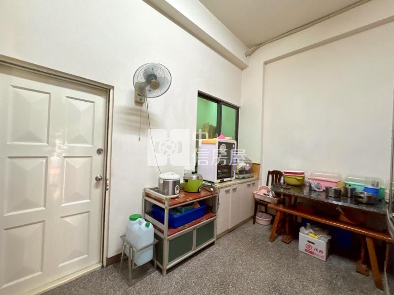 仁武中華商圈/行政中心/臨10米路新店住房屋室內格局與周邊環境