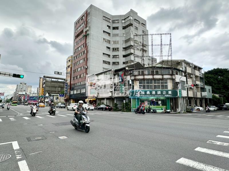 中興大學臨25米路漂亮商業建地房屋室內格局與周邊環境