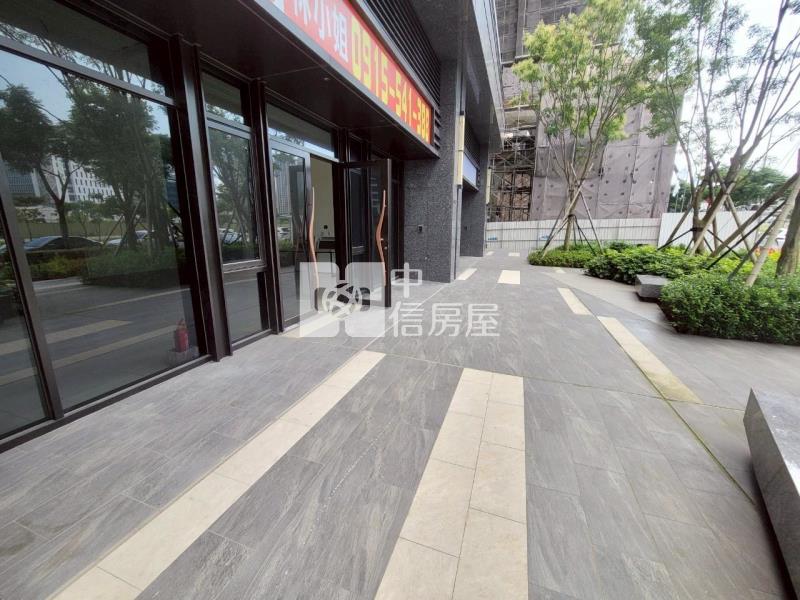 龜山近捷運A7~富宇哈佛苑黃金店面房屋室內格局與周邊環境