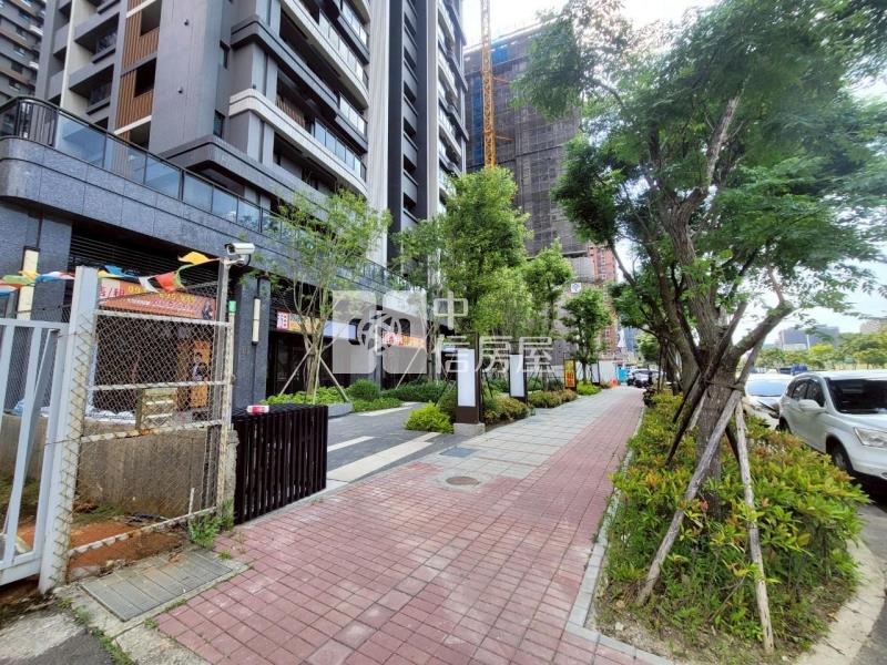 龜山近捷運A7~富宇哈佛苑黃金店面房屋室內格局與周邊環境