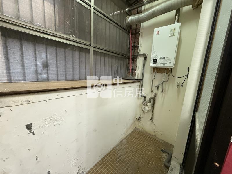 正桃園縣府旁電梯大三房房屋室內格局與周邊環境