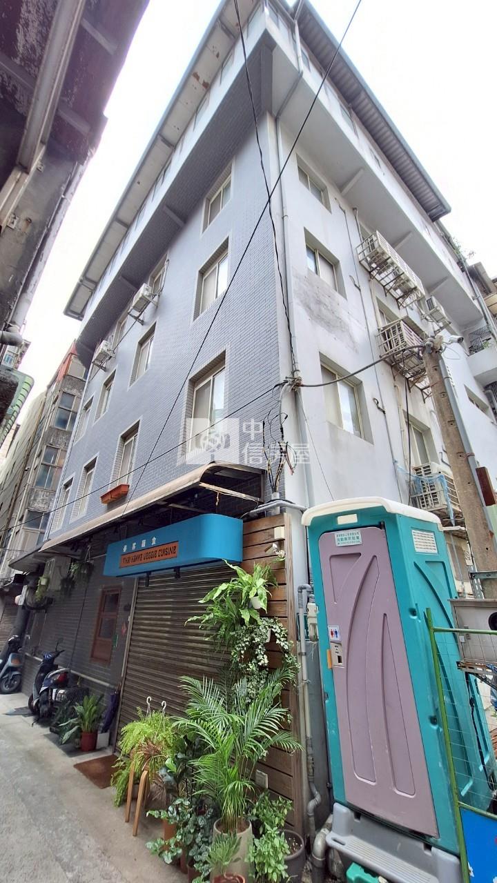 基隆信三路電梯透天房屋室內格局與周邊環境