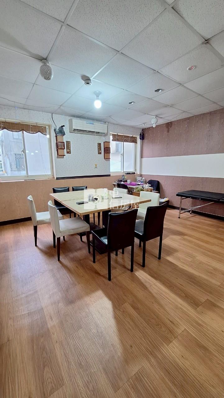 基隆信三路電梯透天房屋室內格局與周邊環境